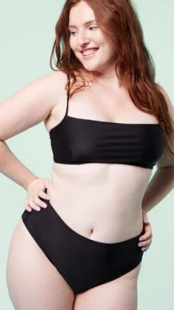 Brassière Maillot - Pirate Black 12 Brassière Maillot - Pirate Black -Optimal Lingerie Magasin 2021 05 11 WE ARE JOLIES bain09 story