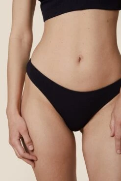 Ensemble Maillot Noir - Triangle / Tanga -Optimal Lingerie Magasin 230413 WAJ eshop174