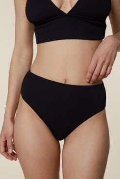 Culotte Taille Haute Maillot - Noir 13 Culotte Taille Haute Maillot - Noir -Optimal Lingerie Magasin 230413 WAJ eshop183 fc8dd332 56bc 4c09 9b40 cce569b95cb8