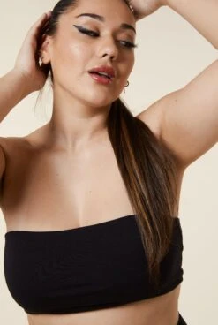 Bandeau Coton BIO - Noir -Optimal Lingerie Magasin femme brune cheveux attaches brassiere bandeau noir