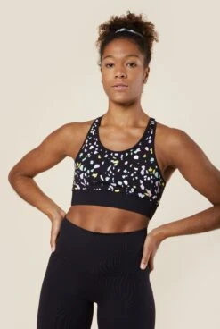 Brassière De Sport - Terrazzo Black -Optimal Lingerie Magasin femme brune cheveux attaches brassiere sport coloree
