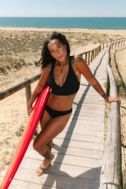 Ensemble Maillot Noir - Triangle / Tanga -Optimal Lingerie Magasin femme brune plage surf maillot de bain noir triangle dff86475 5672 45ba a998 6b3af41b7b70